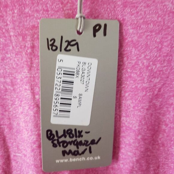 Brand New Bench Downtown Pink Activewear T-Shirt with Pocket - Picture 3 of 3